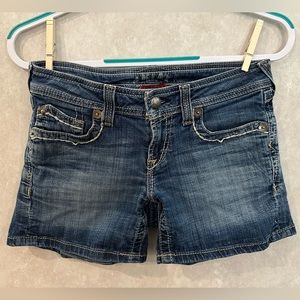 Ariat Ruby Serpentine Denim Embroidered Pocket Shorts - 26R